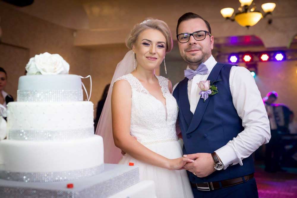 あまりにも美男美女すぎる ルーマニアの英雄・ハジの息子ヤニスの結婚式が話題にtheWORLD ザ・ワールド 世界のあらゆるスポーツを楽しもう