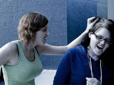 職場でいじめられたら誰に相談するべき？相談窓口や対処法についてご紹介健康経営優良法人のPRや求人情報 - にじいろ