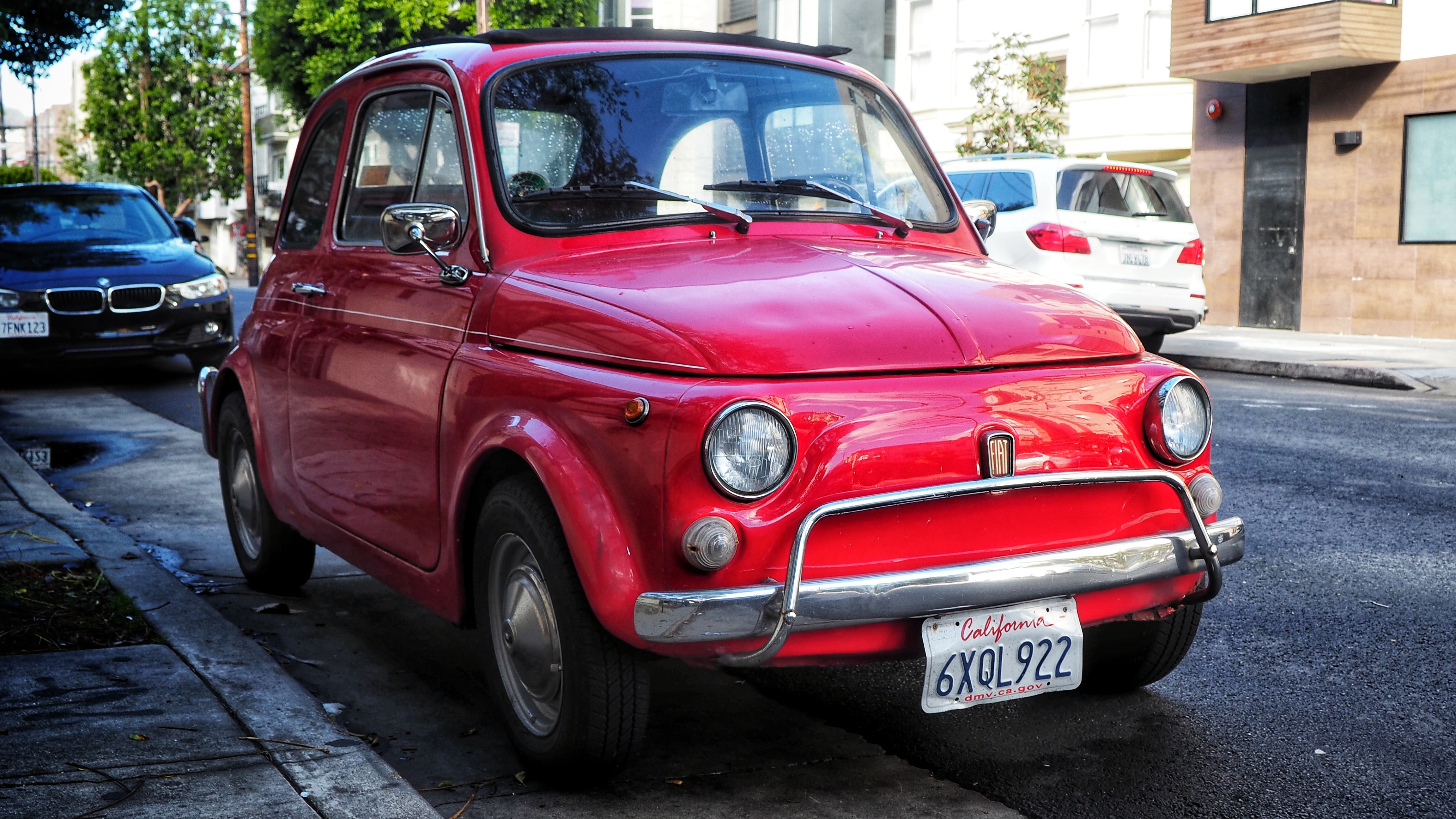 かわいすぎない」から男性にもオススメしたい！ クラシカルで愛嬌のある“丸目”モデルたち：特選車日刊カーセンサ