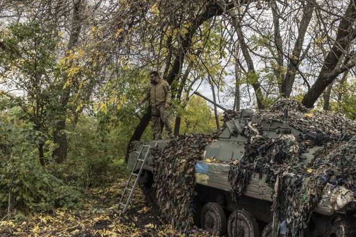 ウクライナ軍、奪ったロシア製兵器でさらに攻勢 - WSJ