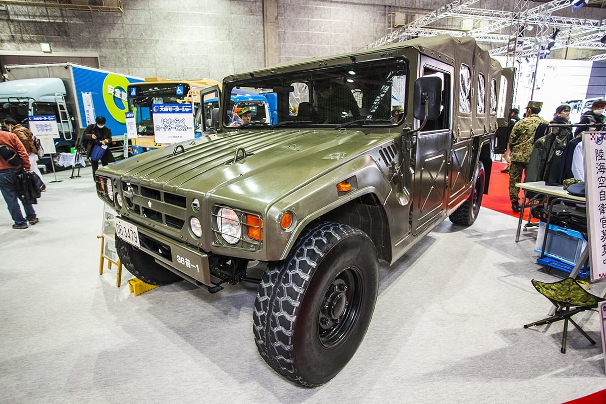 大分ホビーフェスタ２０２５令和６年６月トヨタカローラ大分祝祭の広場に、第３０１多連装ロケット中隊が保有する高機動車の装備品展示に行ってきたグワッ！めったに近くで見ることのできない装備品にお客さんも興味津々だったグワ☆陸上自衛隊湯布院駐屯地広報