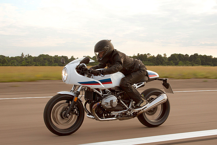 カワサキ ＺＲＸ４００ ステー製作 ワンオフ加工 ロケットカウル カフェレーサー サイドスタンド短縮 広島市 安佐北区 三入 シグナル ＴＩＧ溶接半自動溶接 アルゴン溶接 ＭＡＧ溶接 ＭＩＧ溶接 旧車 バイクカスタムグーネットピット