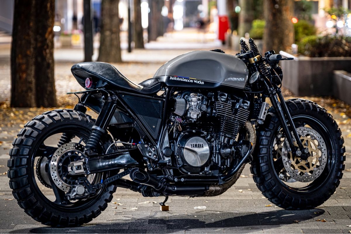 ミナミモーターサイクルのホンダCB750 CUSTOM 1981年のカフェレーサースタイル・MINAMI MOTORCYCLE – CUSTOMFRONTカスタムフロントCUSTOM FRONT