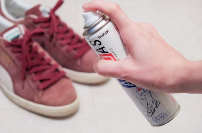 DAISO 泡のスニーカーソールクリーナーLEE