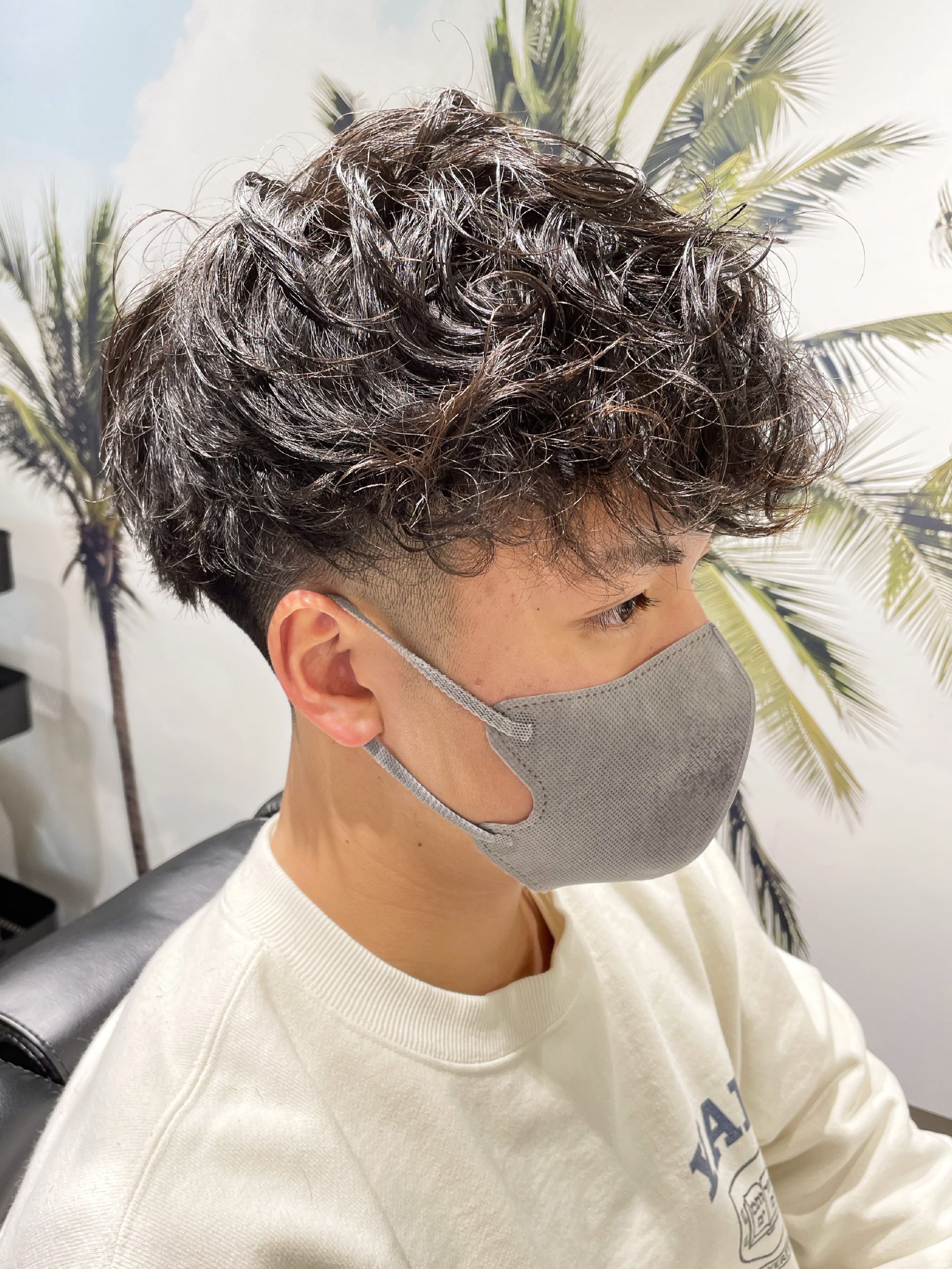 ビジネスマンにもオススメ！大人メンズのパーマ５選！種類や似合う人は？スペインカールからゆるめパーマまで徹底解説 – ％ PERCENT パーセント神宮前 渋谷 神南エリアの大人のための美容室