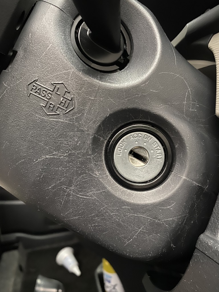 内装プラパーツの傷を目立たなくする