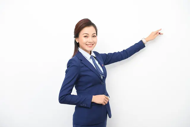 ストライプスーツに合わせるシャツやネクタイの正解は？明日からマネできるテクニックを紹介ANSWER