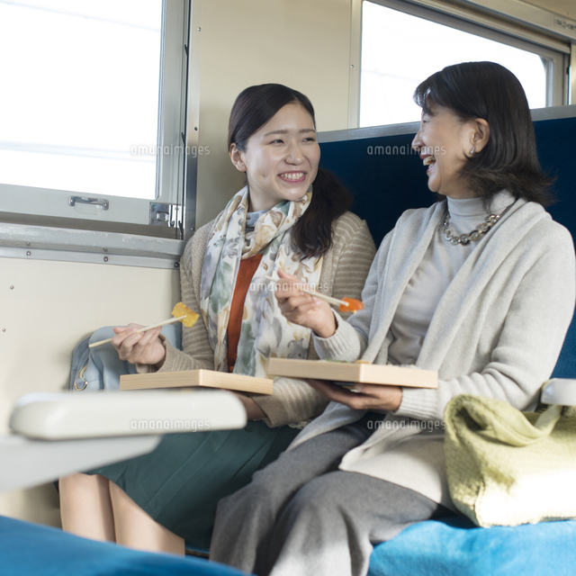 電車内で避けたい「飲食」――ホームの売店で買ったパン、いつ食べてる？アーバンライフ東京