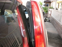 ブレーキランプ・テールランプが切れたら？ 交換方法や費用を解説カー用品のジェームス