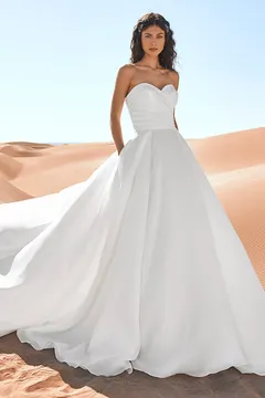 花嫁のためのビーチのウェディングドレス、ダブルショルダーカラー半袖レースのウェディングドレス