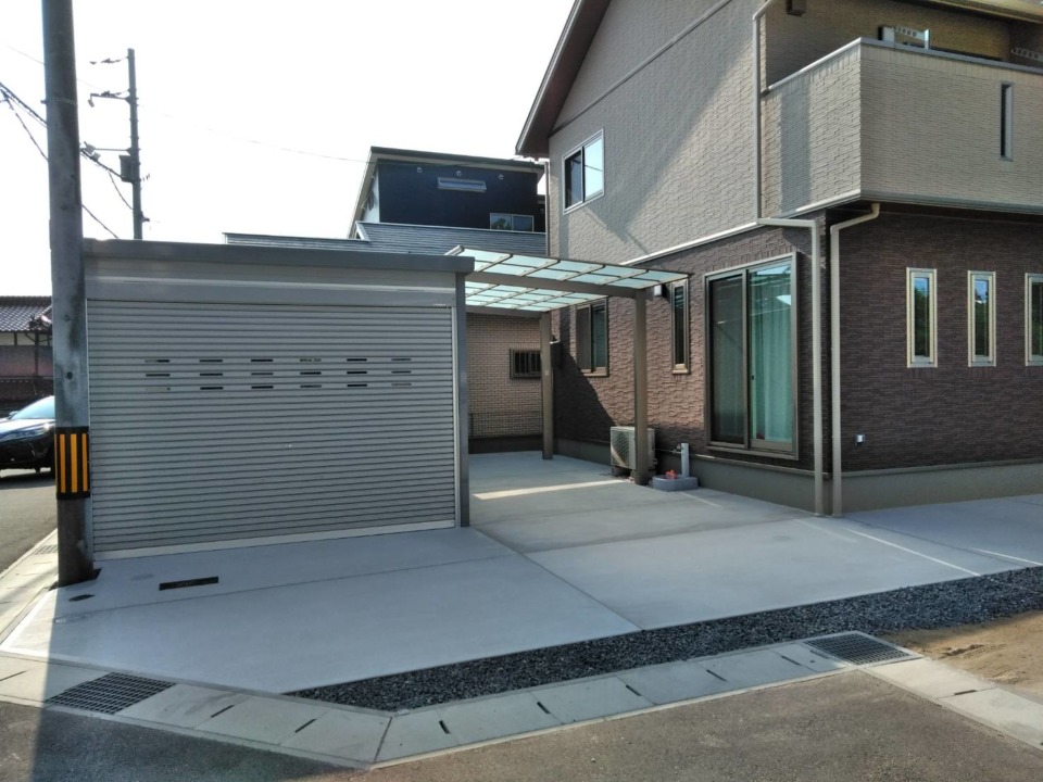 カーポートに目隠しが欲しい？実は後付けできるって知ってますか？海老名市や座間市で駐車場リフォームなどのお庭リフォームなら高野にお問い合わせを