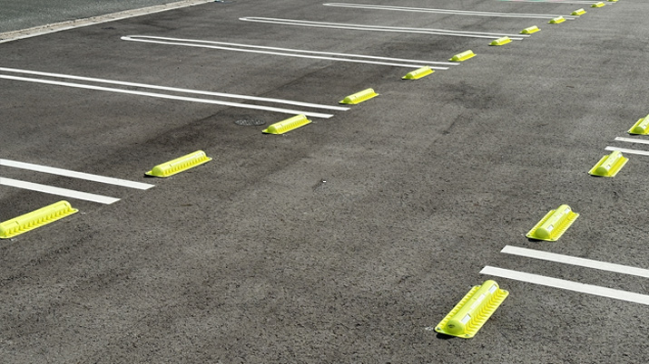 車止めブロック パーキングブロック 車止め ブロック 駐車ブロック 2個組 駐車場 ガレージ 車庫 反射板付き ゴム製 強化ゴム プラスチック製 :マスダショップ - 通販 - Yahoo!ショッピング