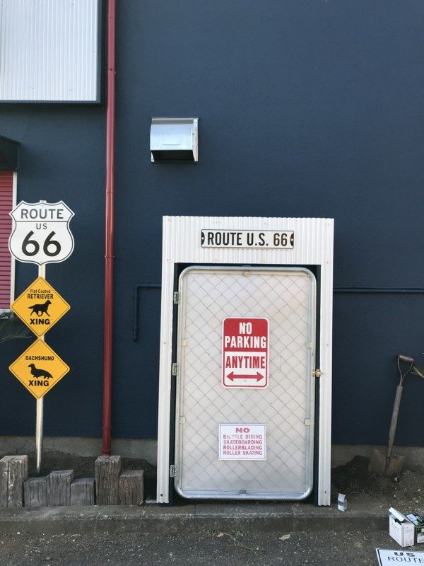 楽天市場 プロパンガス容器保管庫GB-1306 幅1300×奥行600×高さ2202 LPガス2本 タクボシリンダーストッカー シャッター収納庫送料無料 : エクステリアストック