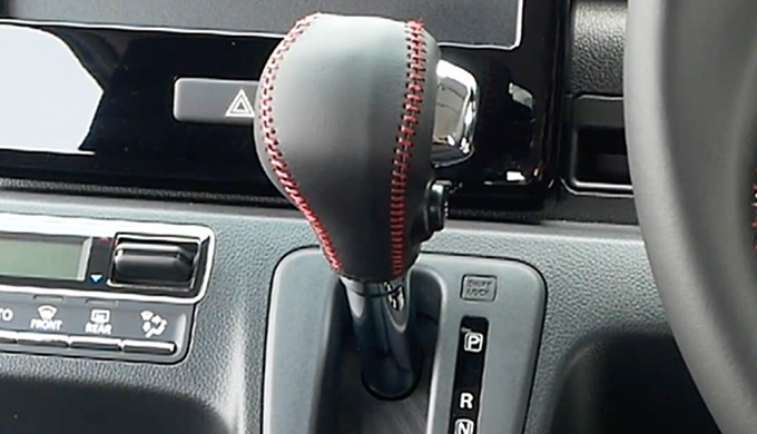 楽天市場 汎用ATシフトノブプッシュ式 type3 AT車をMT車風に変身！オートマ シフトレバー 内装 カスタム おしゃれ ドレスアップ ブラック黒 レッド 赤 マニュアル風 旧車 カーボン調 丸型 ジムニー キャリー ミラジーノ パジェロミニ エッセ フィット : AUTO GARAGE