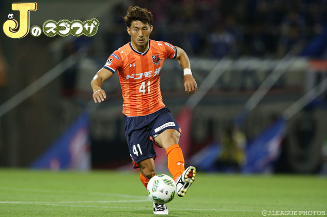 川崎フロンターレ 家長昭博選手が大人の魅力たっぷりのスーツ姿で語る「自分の機嫌の取り方」「仕事観」って？Oggi.jp