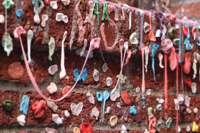 ガムの取り方を場所別にご紹介！ガムの性質を利用した意外な方法も生活110番