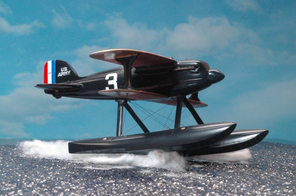 Amazonファインモールド 紅の豚 カーチスR3C-0 非公然水上戦闘機 PJ2n 1 72スケール 塗装済み半完成品プラモデル 通販