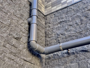 排水管からの水漏れで床下に漏水するのは本当？正しい対処法を紹介レスキューラボ