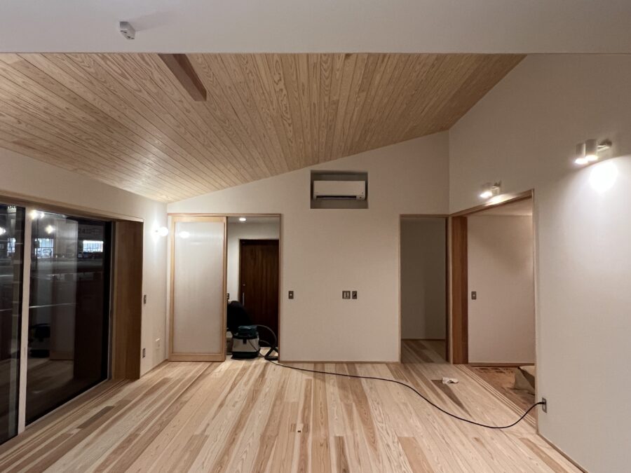 エアコン隠しボックス クルミ ～引っ掛けるだけ 壁へのビス止め不要～ エアコン隠し インテリア その他家具 ITSUKI FURNITURE 通販12725066Creema クリーマ