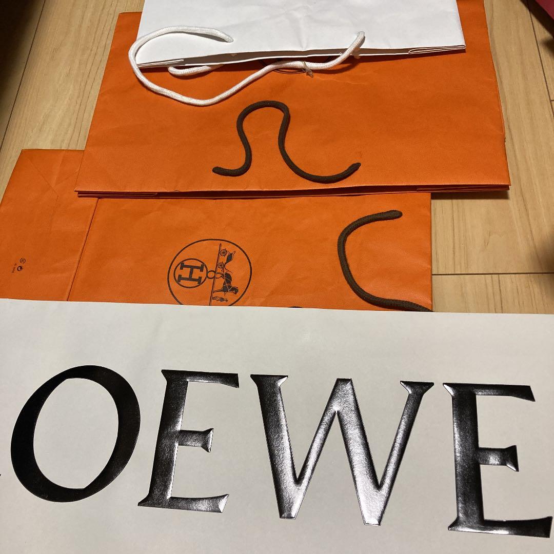 収納グッズもう増やしたくない！紙袋を再利用してスッキリした部屋にブランド品の買取ならエコリング