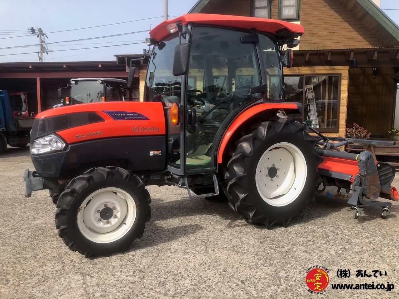 フル充電で4時間作業 クボタが初公開、「燃料電池トラクター」試作機の性能ニュースイッチ by 日刊工業新聞社