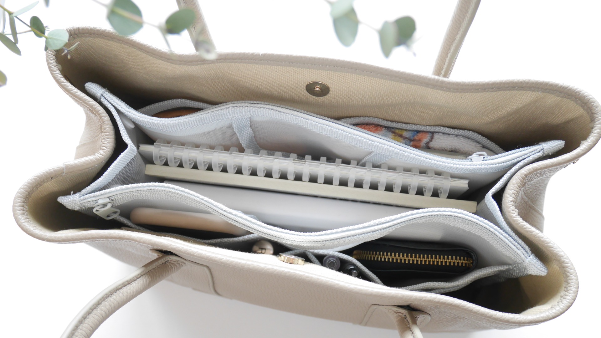 ダイソー 「仕切りトートバッグ」と「バッグインバッグ」があれば、整理下手でもカバンがスッキリ！節約All About