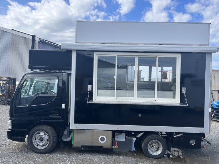 ハイエースの荷室をコーヒー販売キッチンカーに♪大阪でキッチンカー製作ボックキッチンカ
