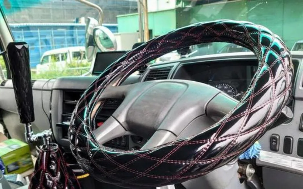 トラックの荷台や部位の名称ガイド主な部品・パーツや構造を紹介│Blue talk