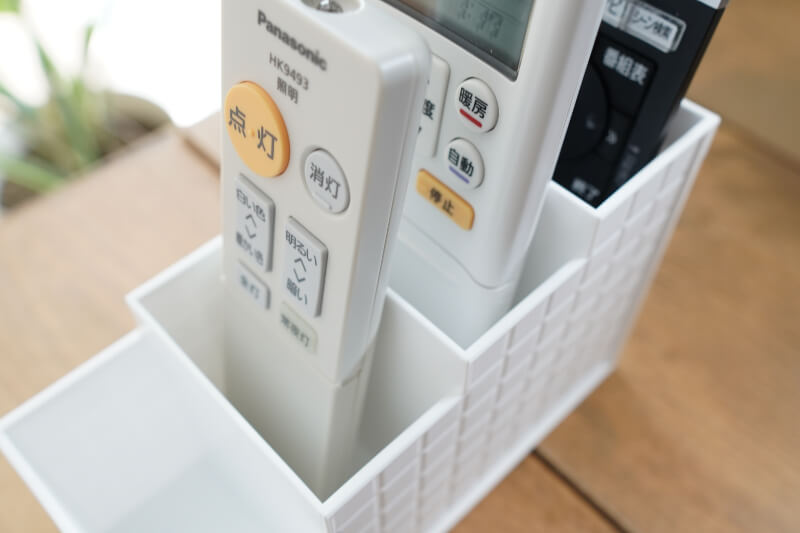 これは買いだわ。「ダイソーのマグネット傘立て」が、傘以外でも使える理由 - CanCam.jp キャンキャン