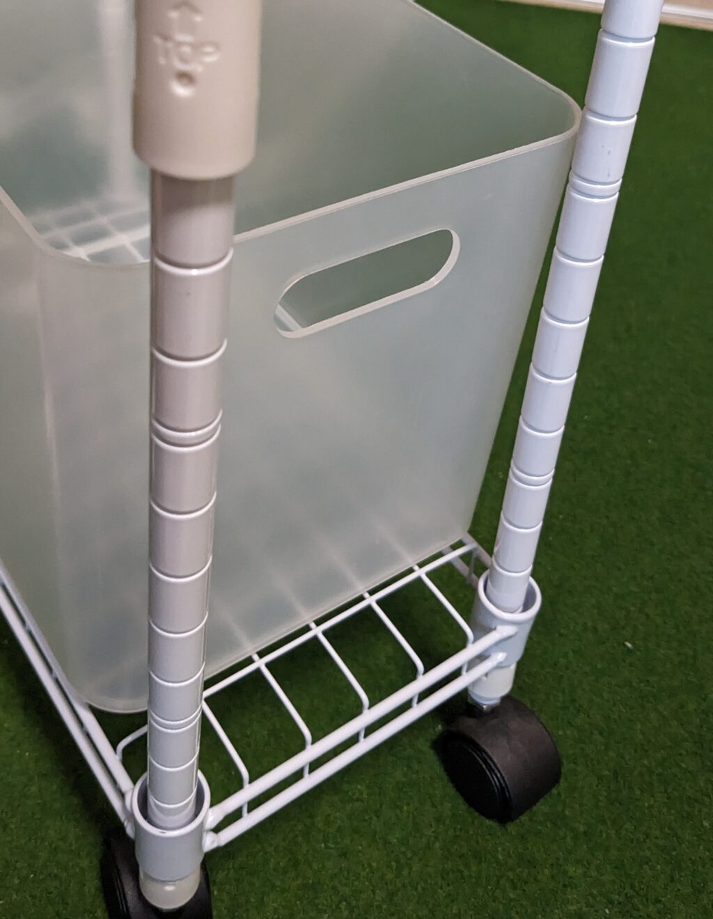 ダイソーのスチールラック特集！100均パーツの組み立てだけで収納棚をDIY