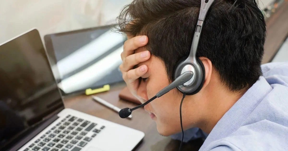 コールセンター応対をAIで完全自動化 ベル24、システムで人手を半減 - 日本経済新聞