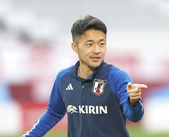 セインツに今季初ゴールをもたらした菅原由勢を複数の現地メディアが３節の「ベスト11」に選出！「２つの好機創出と５回のボール奪取」と攻守両面の貢献を評価THE DIGEST