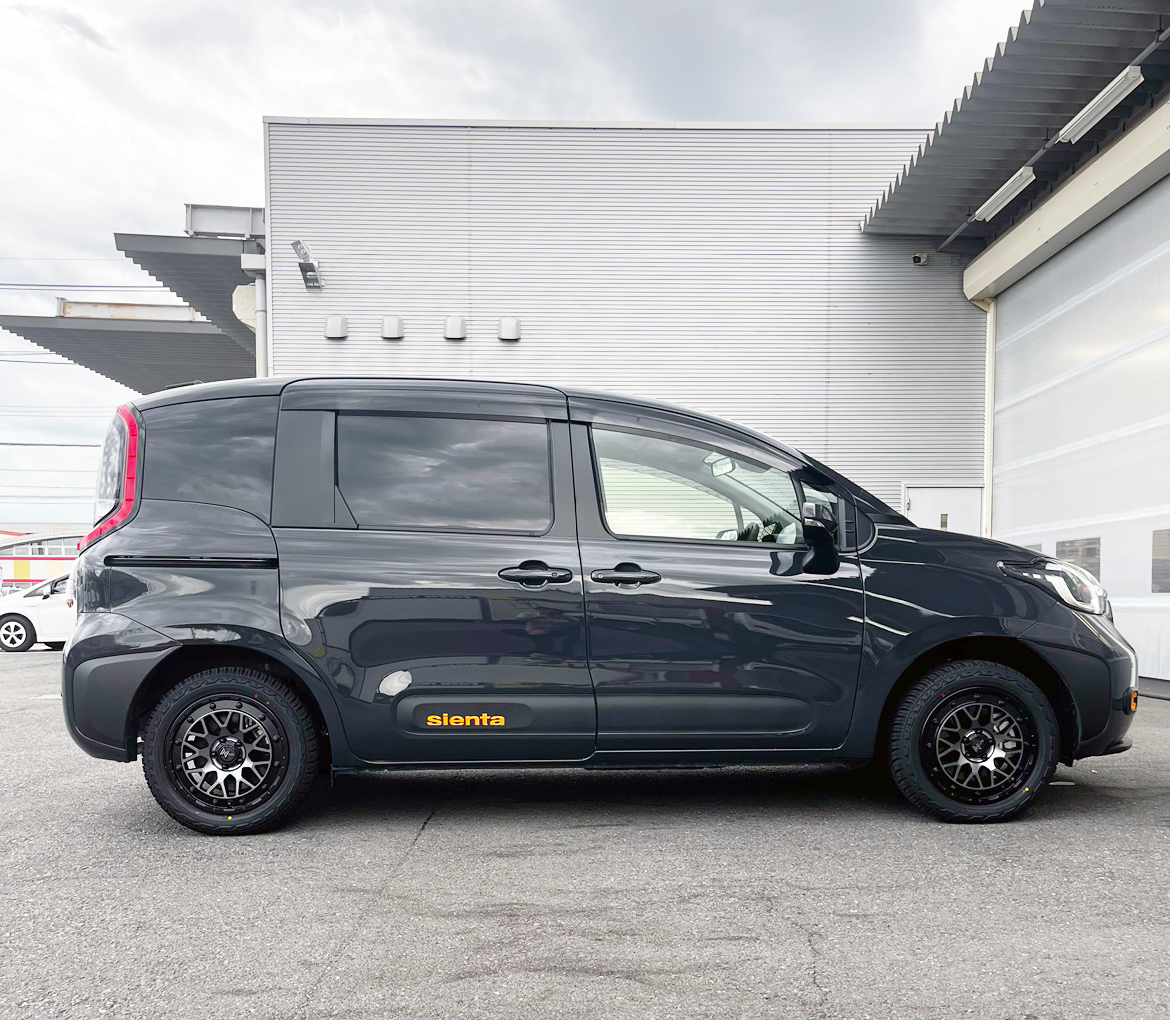 新トレンド？ 新型シエンタの車高をアップ！ 宮城のトヨタ・ディーラーが送り出す「シエンタ・クロス」、東京オートサロン登場AUTOCAR JAPAN