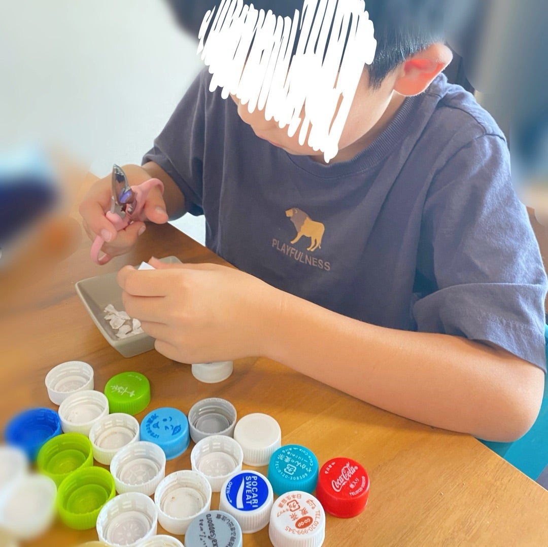 ペットボトルキャップを再利用！アイロンでカラフルな作品を工作しよう保育士を応援する情報サイト 保育と暮らしをすこやかに ほいくらし