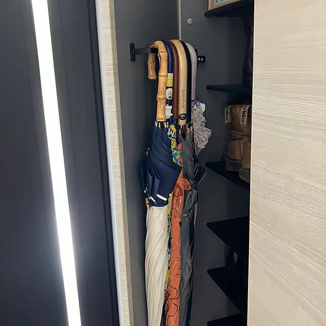 いろいろな使い方ができる、セリアのアイアンウォールバーRoomClip mag暮らしとインテリアのwebマガジン