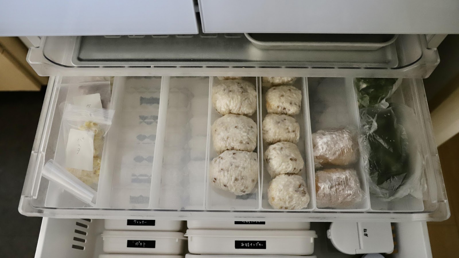 セリア 『立てて置ける保存容器』で冷凍庫スッキリ♪お肉の収納が楽になった！ : 10年後も好きな家 家時間が好きになる「家事貯金」＆北欧インテリアPowered by ライブドアブログ