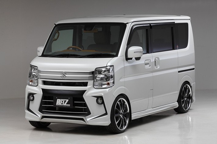 実例 エブリイを車中泊カスタム！レトロな軽バンで車中泊キャンプ - カエライフ ～ クルマとカスタムで暮らしをカエるーCUSTOM ENJOY LIFE