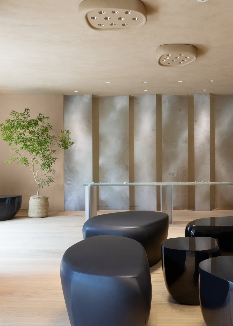 ポレーヌ表参道 店舗レビュー バッグ・財布の在庫は？どこで買える？待ち時間や問い合わせは？キラメキ1ポイント