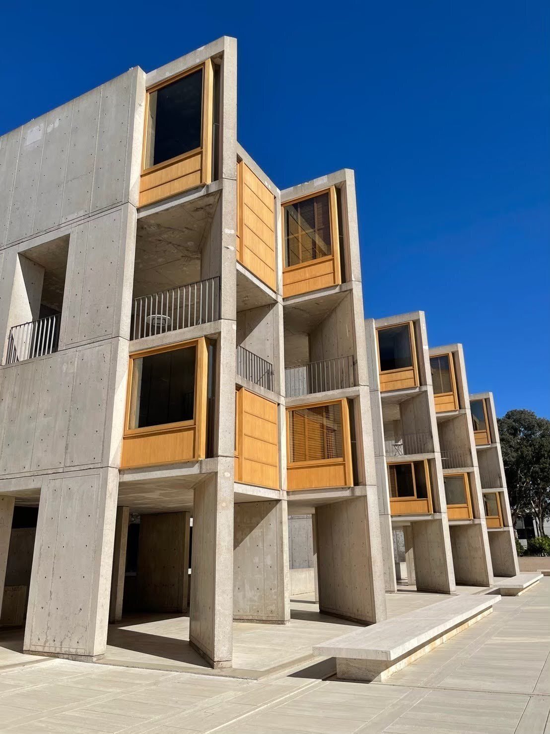 ルイス・カーン設計のソーク研究所ニュータウン・スケッチ