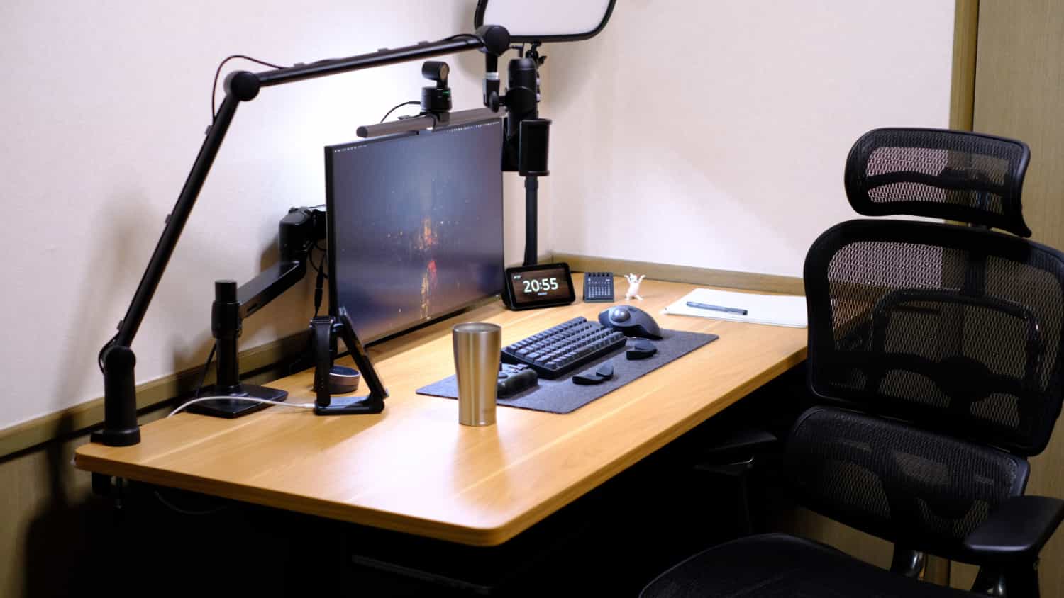 約束の地 PCデスクマットに今更悩み、、よかったああ