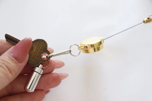 ダイソー 小さいのに多機能なクリップ式リールキーホルダー : *LittleHome* Powered by ライブドアブログ