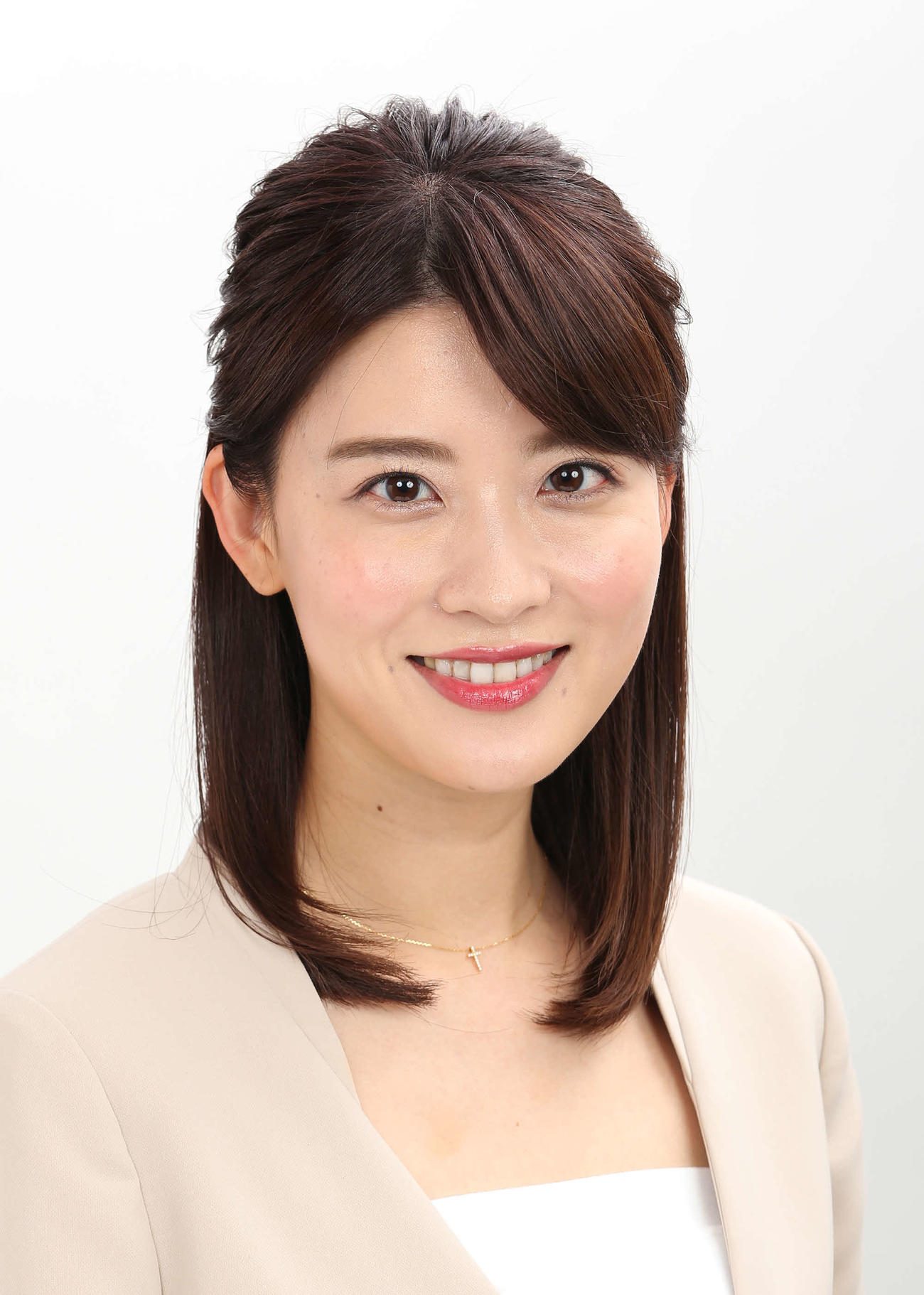 郡司恭子アナ、超ミニで太もも全開 きゃりー＆葉山奨之が結婚披露宴 11 29よく読まれた芸能ニュースオリコンニュース ORICON NEWS