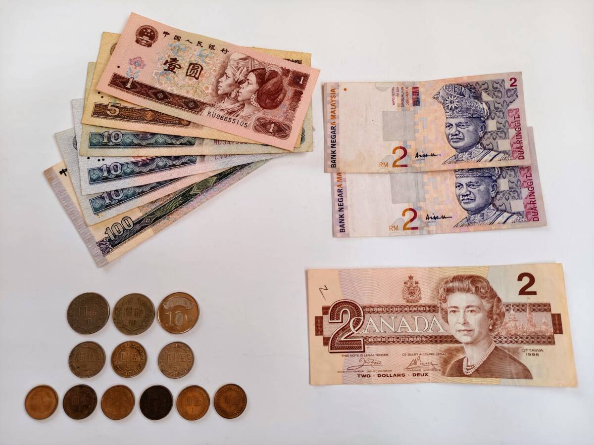 大量！ 外国のお金 外国通貨 いろんな国の 紙幣 硬貨 たくさん おまとめ ◇G810