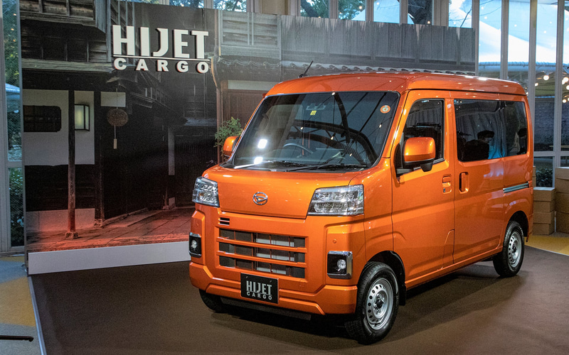 オイ、これ開くぞ！ ダイハツの「新型アトレーカスタム」が秘密基地っぽくて好きすぎる 東京オートサロンで披露 1 2ねとらぼ