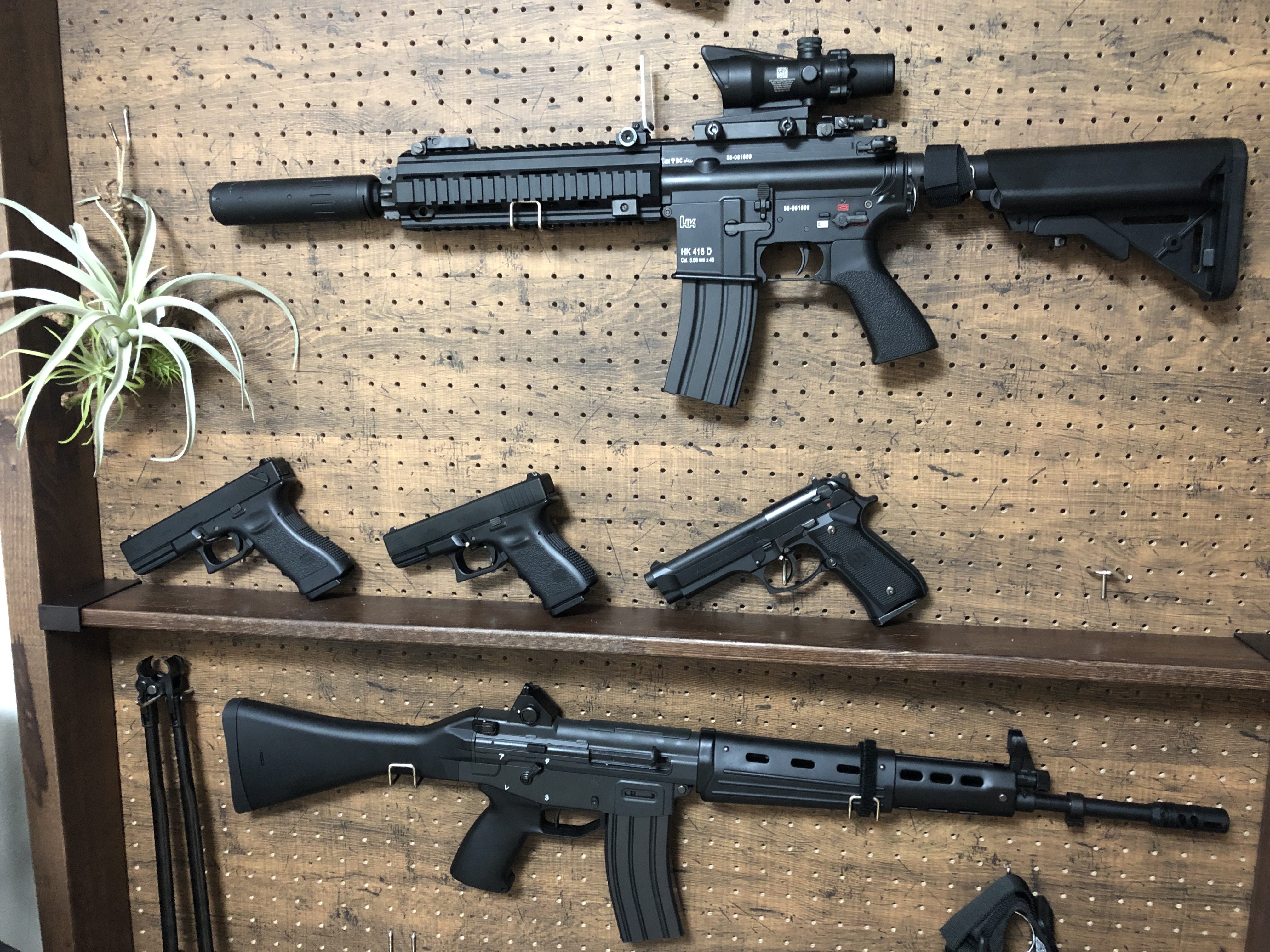 新居に引越し後、ライフル、SMGなどの長物の置き方を大幅に変えたので紹介します ガンラック紹介エボログ