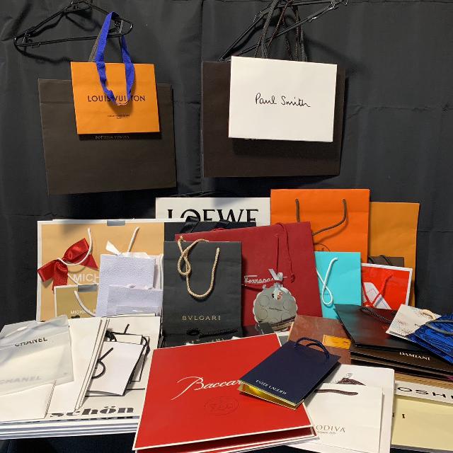 捨てられないブランド紙袋 ショッパー や箱どうする？処分方法や使い道を紹介！ - ステルナ