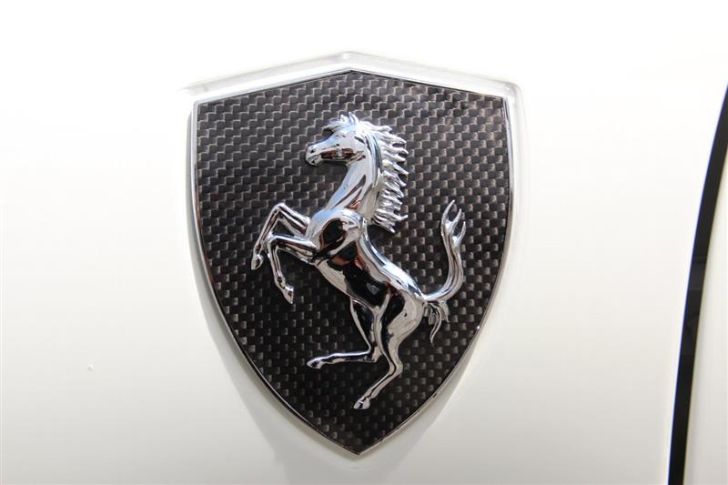 馬のエンブレムに秘められた理由を解説 ポルシェ・フェラーリ・マスタング車ブランドに多い動物ロゴの由来も探るエスクァイア日本版
