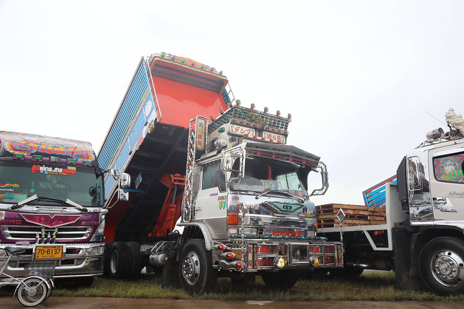 デコトラ業界の有名車が協力！ ファッションブランド「Supreme」がデコトラをテーマにした動画を公開！カミオン全国のトラッカーファンに贈るNOSWEB