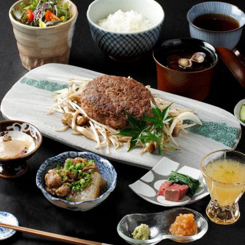 誕生日に鉄板焼き！神田の名店「くずし鉄板 あばぐら」でコスパ抜群のディナーを堪能 - 飲食店総合支援会社「株式会社フードコネクション」