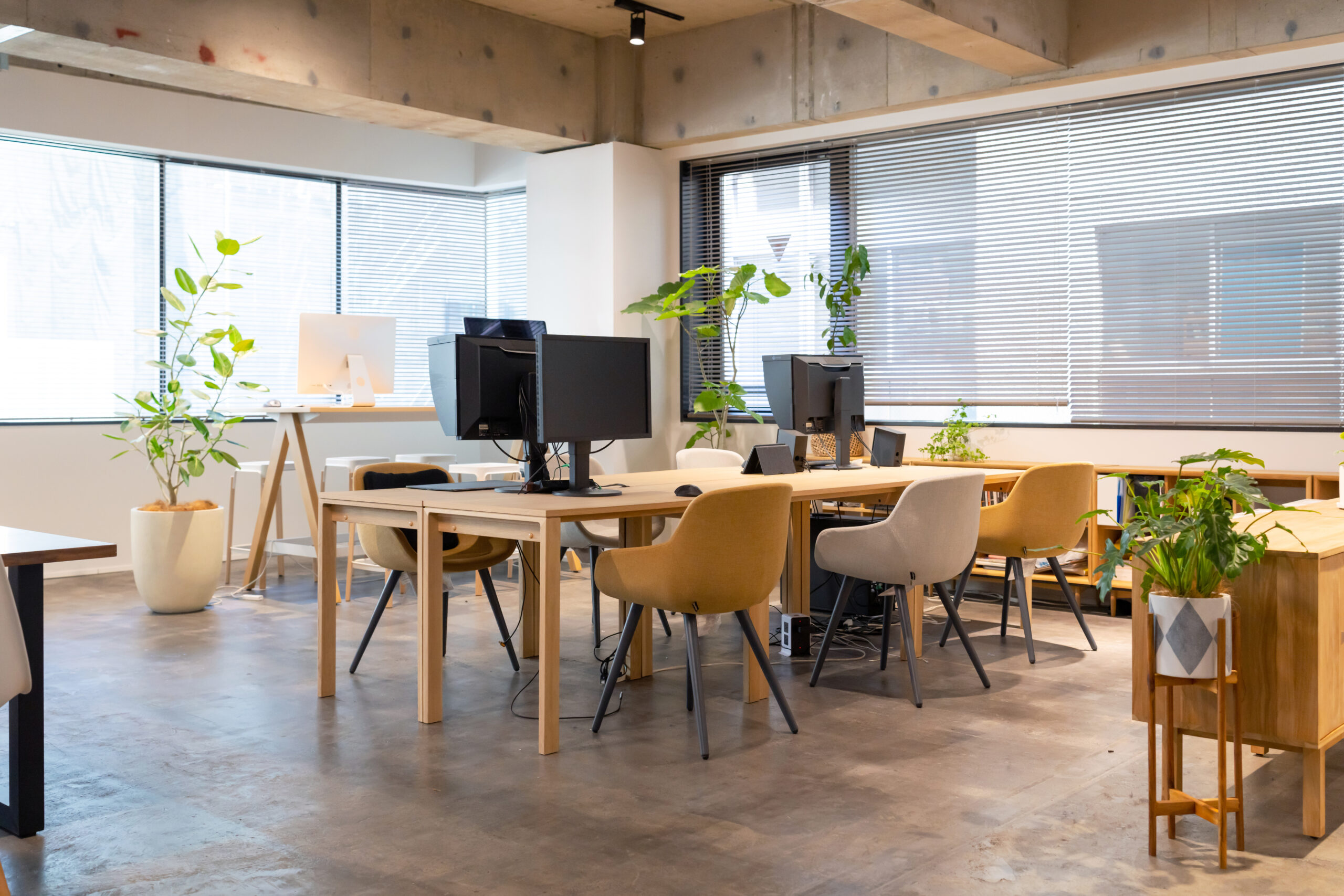 最新 おしゃれオフィス事例50選！憧れオフィスをスタイル別に紹介オフィルネス